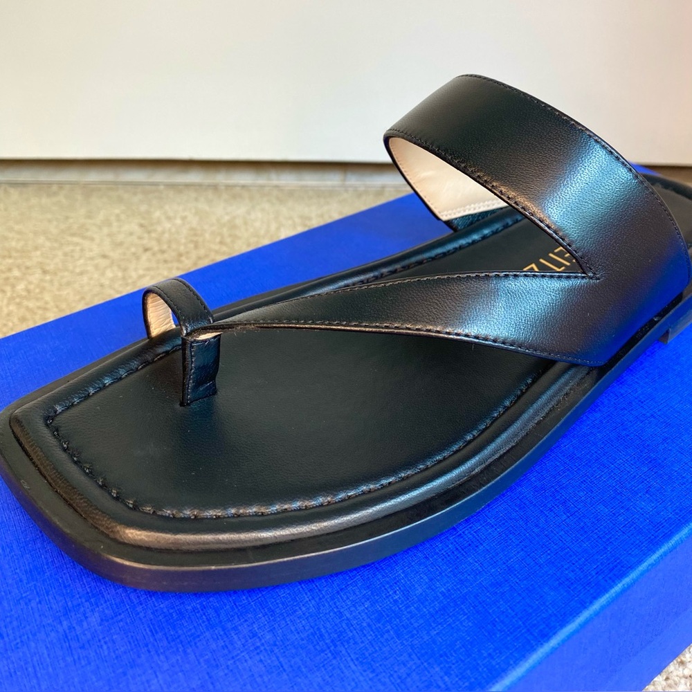 Stuart Weitzman Lyla Flat Leather Sandal Black Size 8.5, NWT - Picture 4 of 15